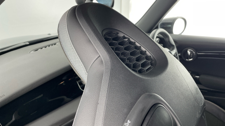 MINI Hatchback 1.5 Cooper Sport Premium 3dr Auto Petrol Hatchback